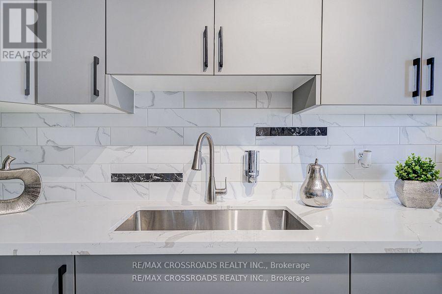 1202 - 5 Massey Square, Toronto (crescent Town), Ontario