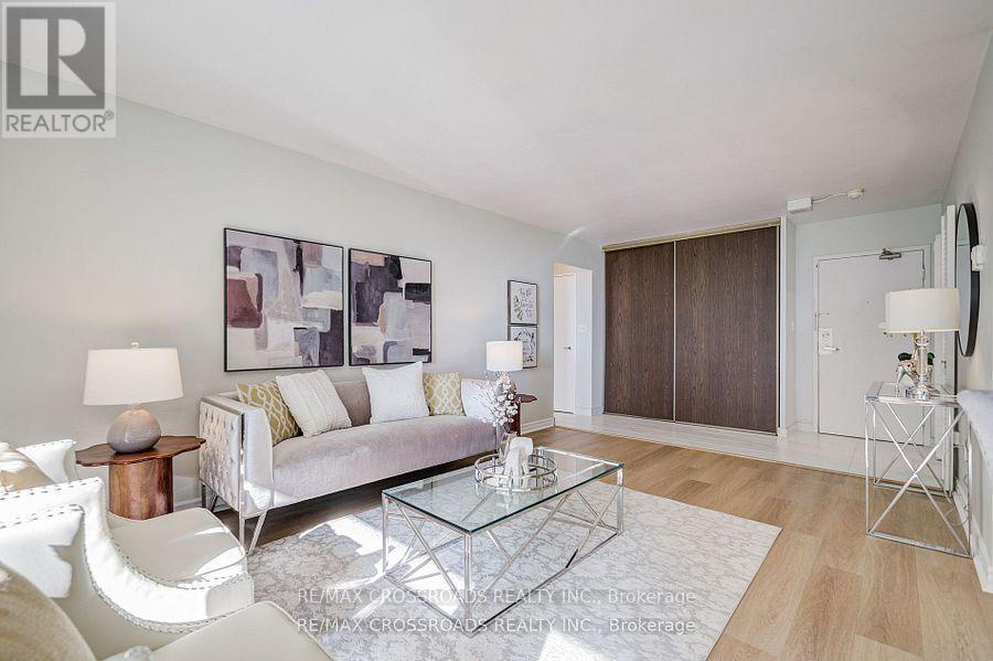 1202 - 5 Massey Square, Toronto (crescent Town), Ontario