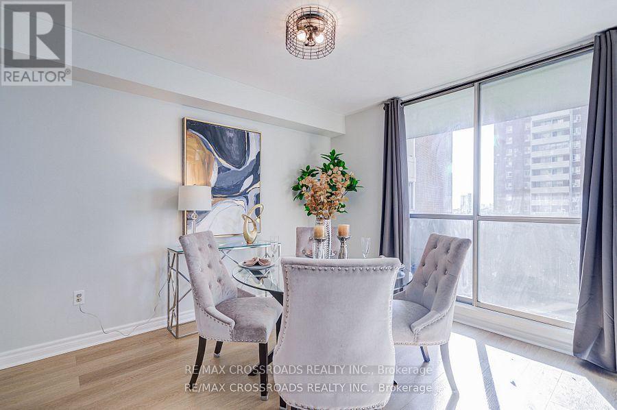 1202 - 5 Massey Square, Toronto (crescent Town), Ontario