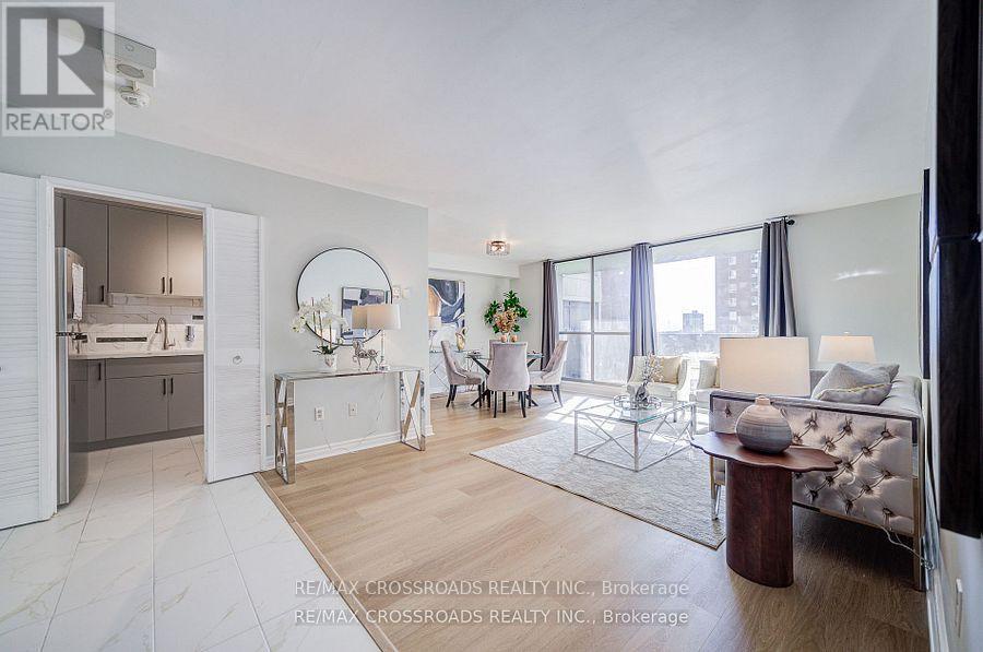 1202 - 5 Massey Square, Toronto (crescent Town), Ontario