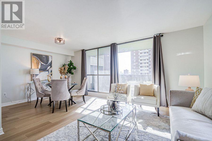 1202 - 5 Massey Square, Toronto (crescent Town), Ontario