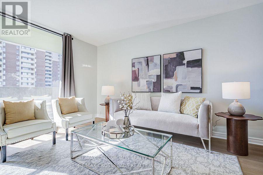 1202 - 5 Massey Square, Toronto (crescent Town), Ontario