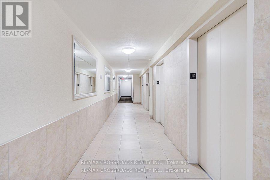 1202 - 5 Massey Square, Toronto (crescent Town), Ontario