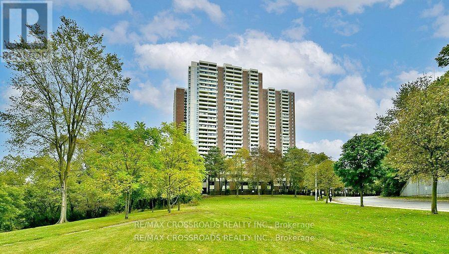 1202 - 5 Massey Square, Toronto (crescent Town), Ontario