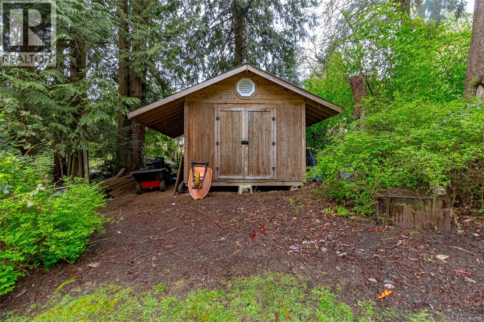 5182 Santa Clara Ave, Saanich, British Columbia