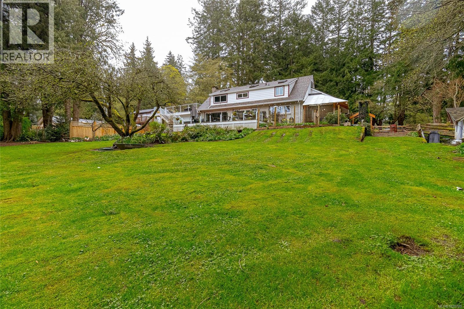 5182 Santa Clara Ave, Saanich, British Columbia