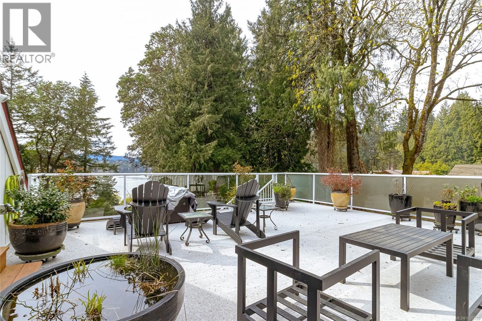 5182 Santa Clara Ave, Saanich, British Columbia