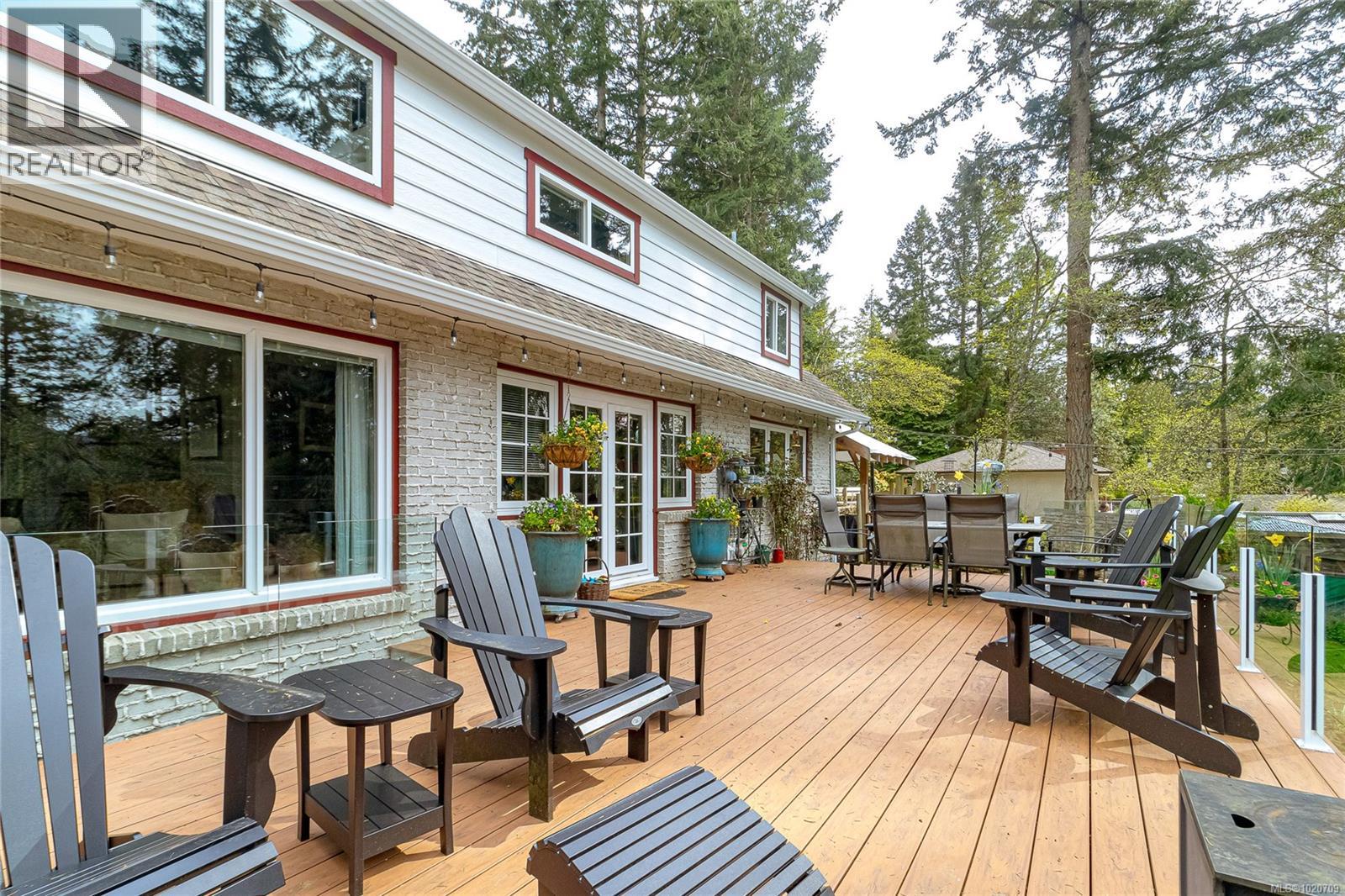 5182 Santa Clara Ave, Saanich, British Columbia