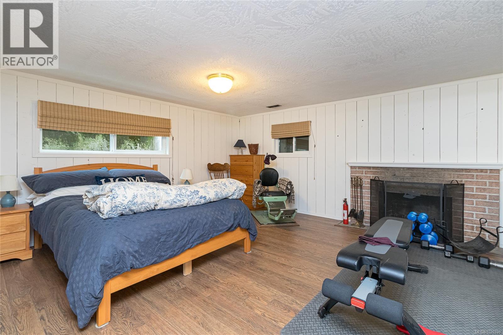 5182 Santa Clara Ave, Saanich, British Columbia