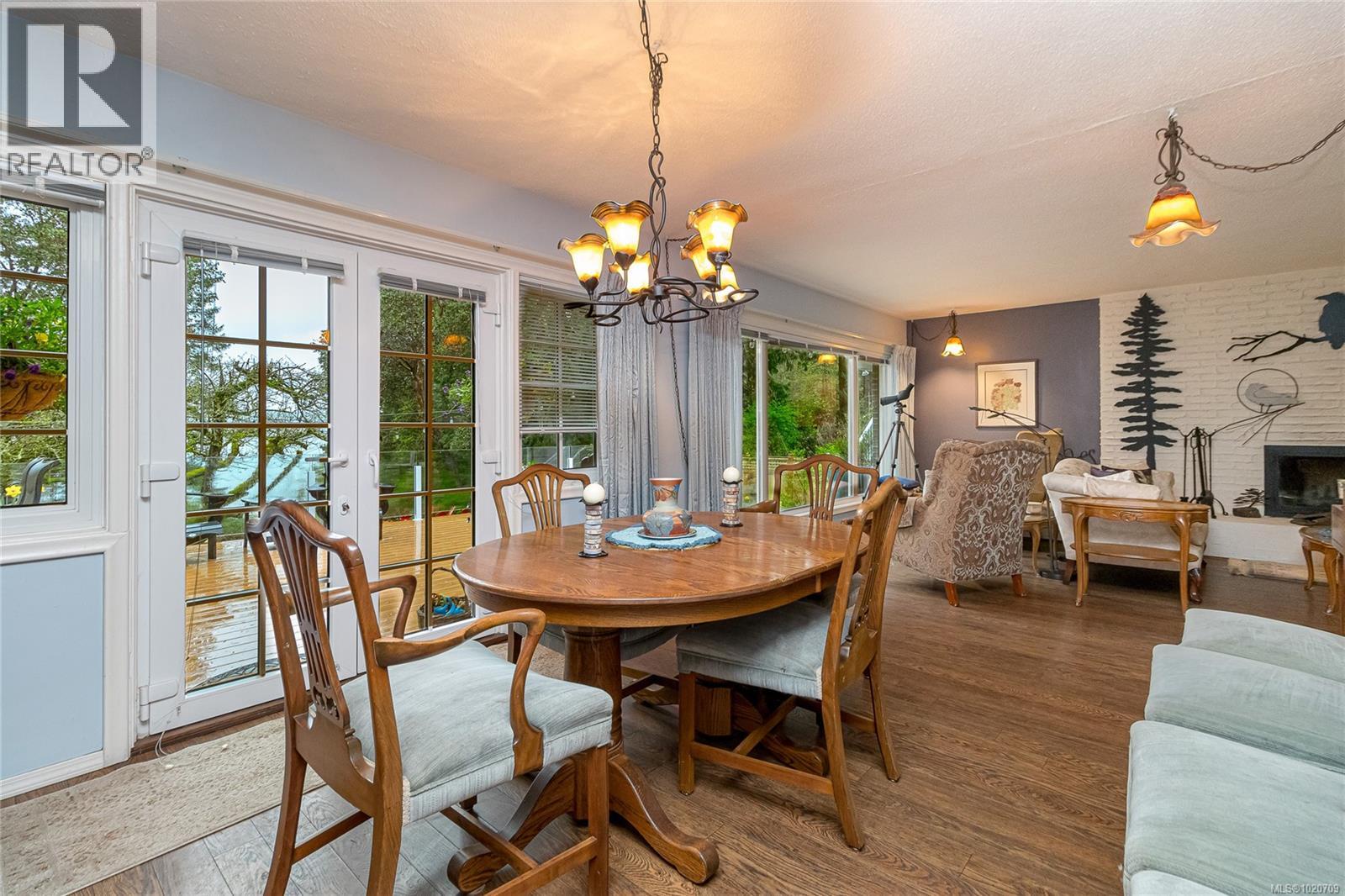 5182 Santa Clara Ave, Saanich, British Columbia