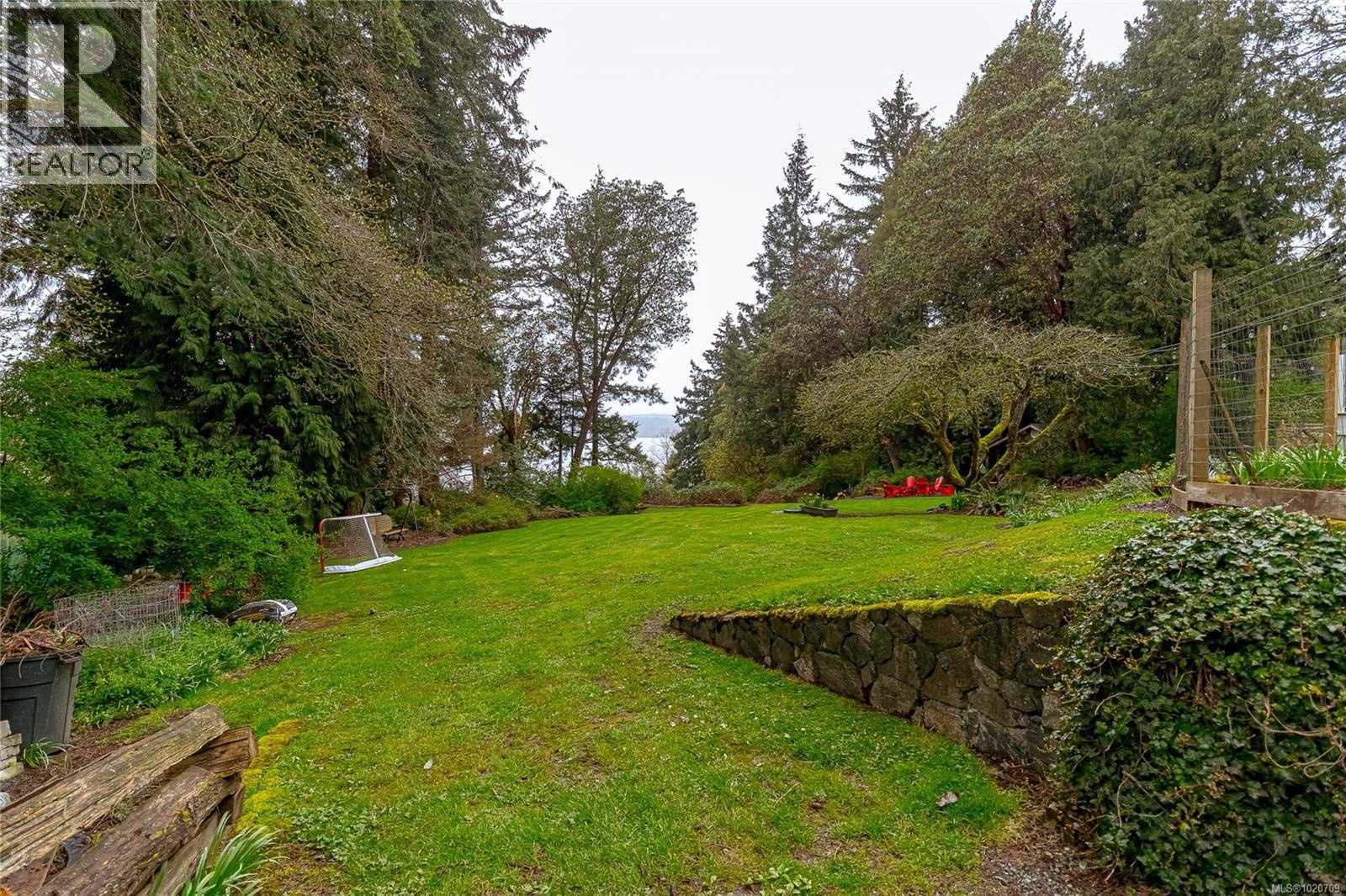 5182 Santa Clara Ave, Saanich, British Columbia