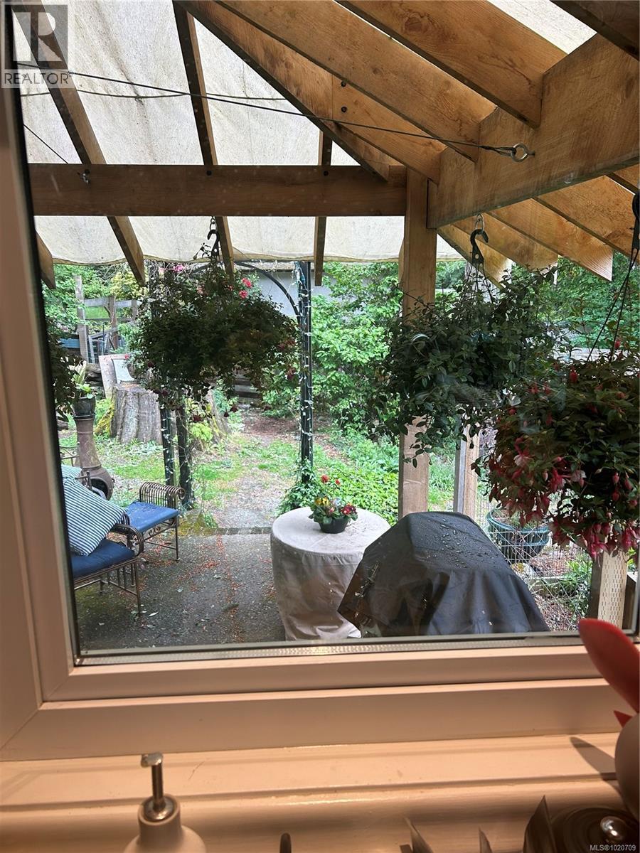 5182 Santa Clara Ave, Saanich, British Columbia