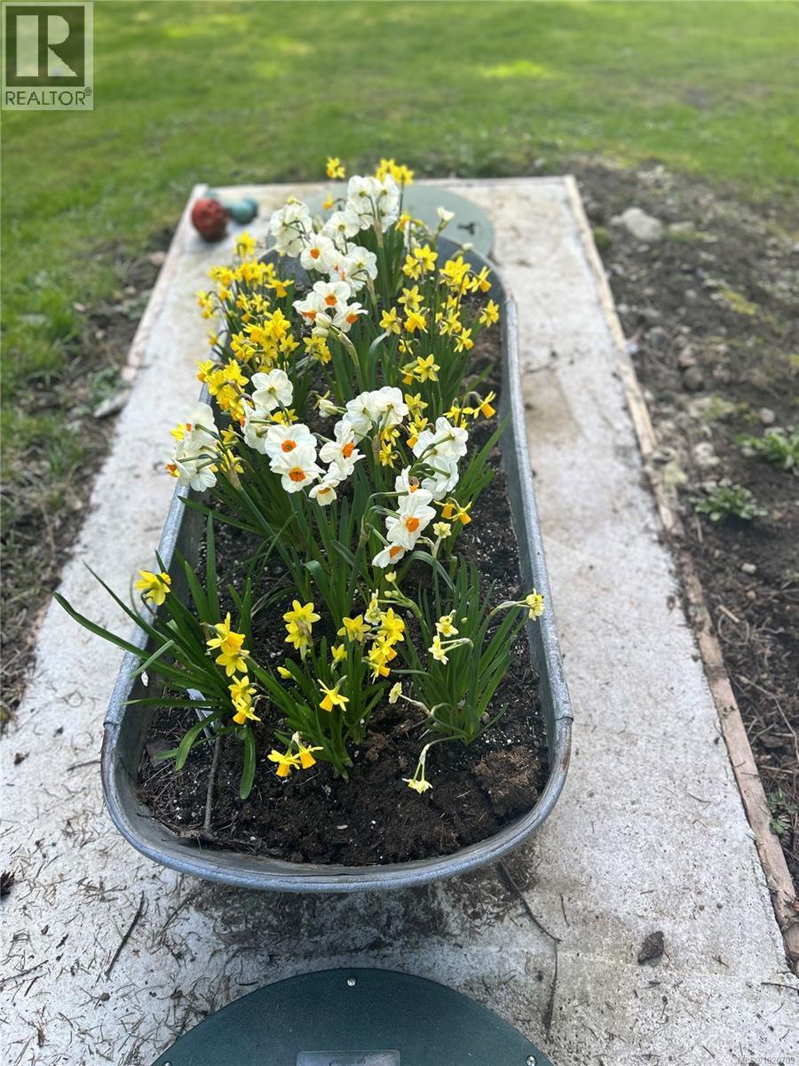 5182 Santa Clara Ave, Saanich, British Columbia