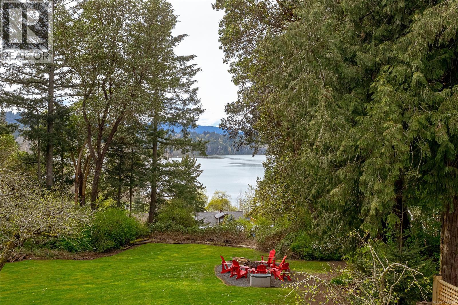 5182 Santa Clara Ave, Saanich, British Columbia