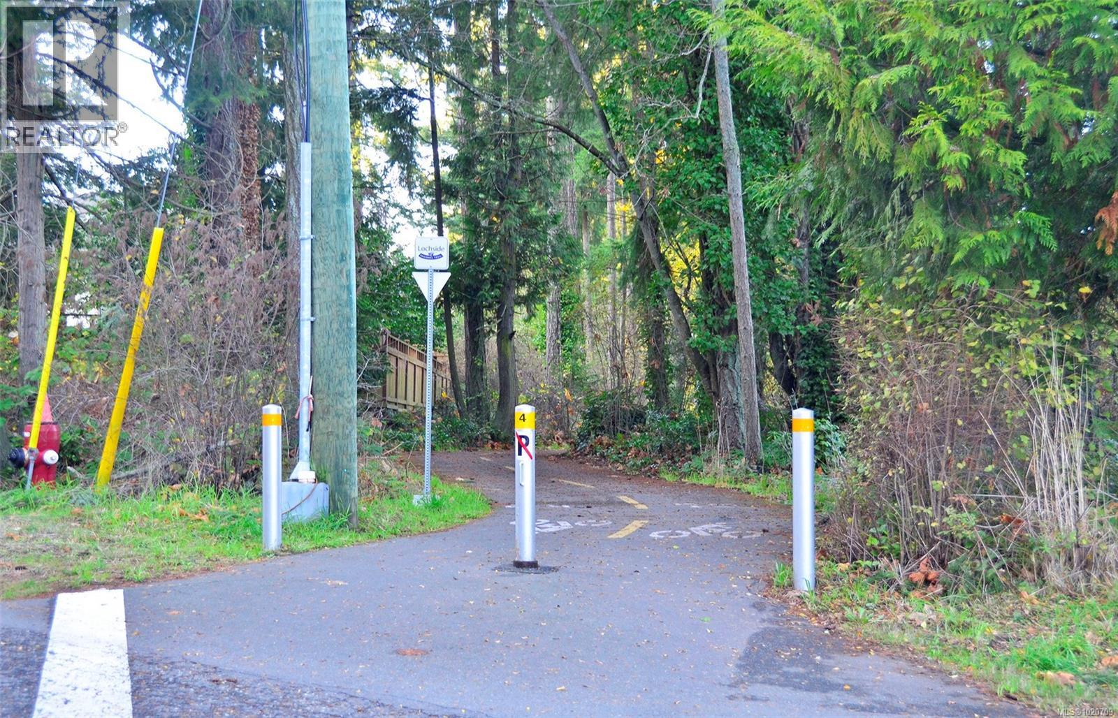 5182 Santa Clara Ave, Saanich, British Columbia