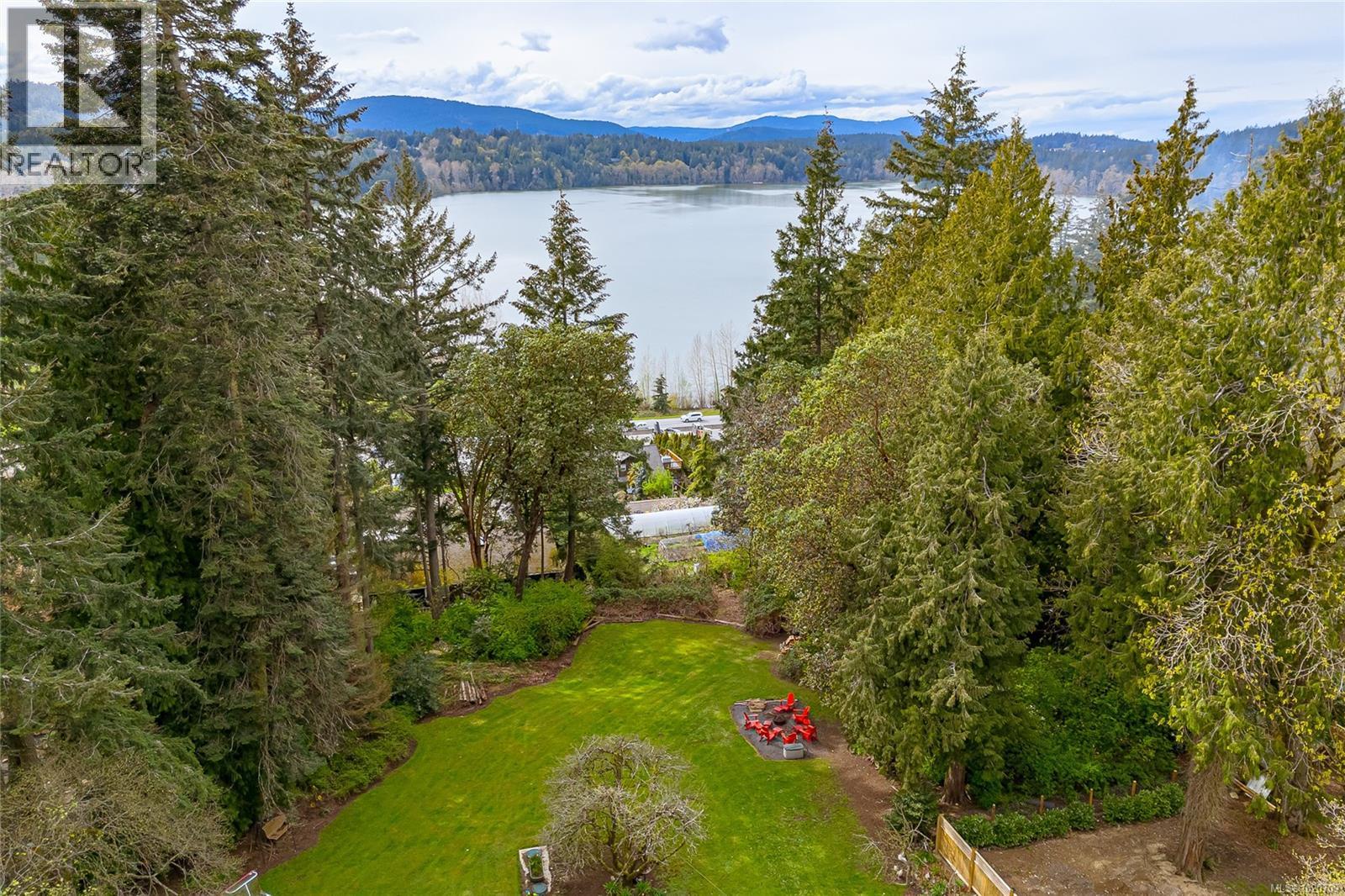 5182 Santa Clara Ave, Saanich, British Columbia