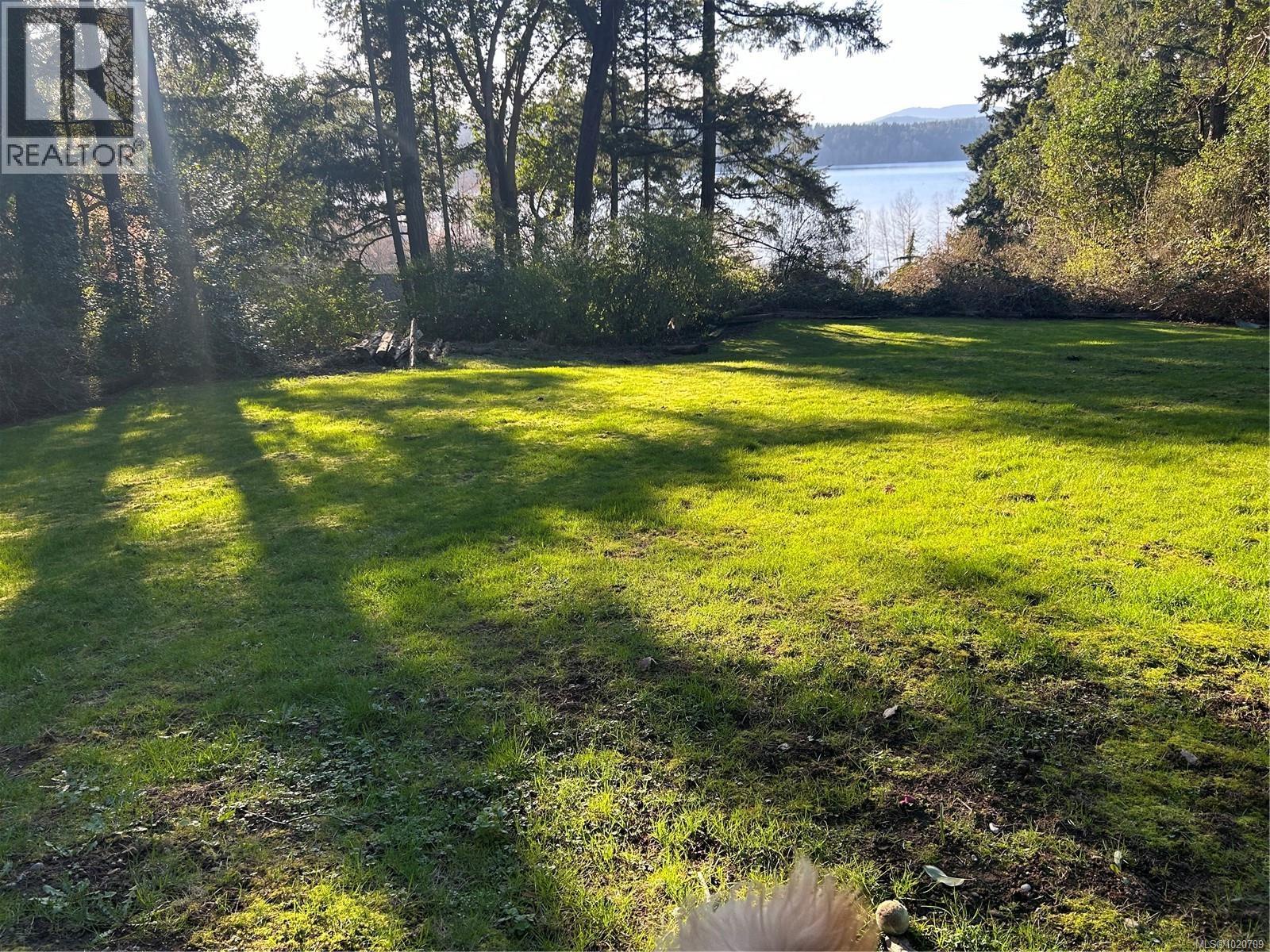 5182 Santa Clara Ave, Saanich, British Columbia