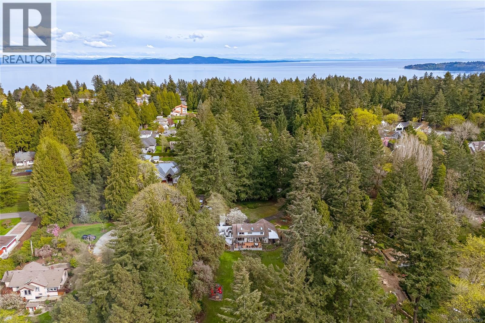 5182 Santa Clara Ave, Saanich, British Columbia