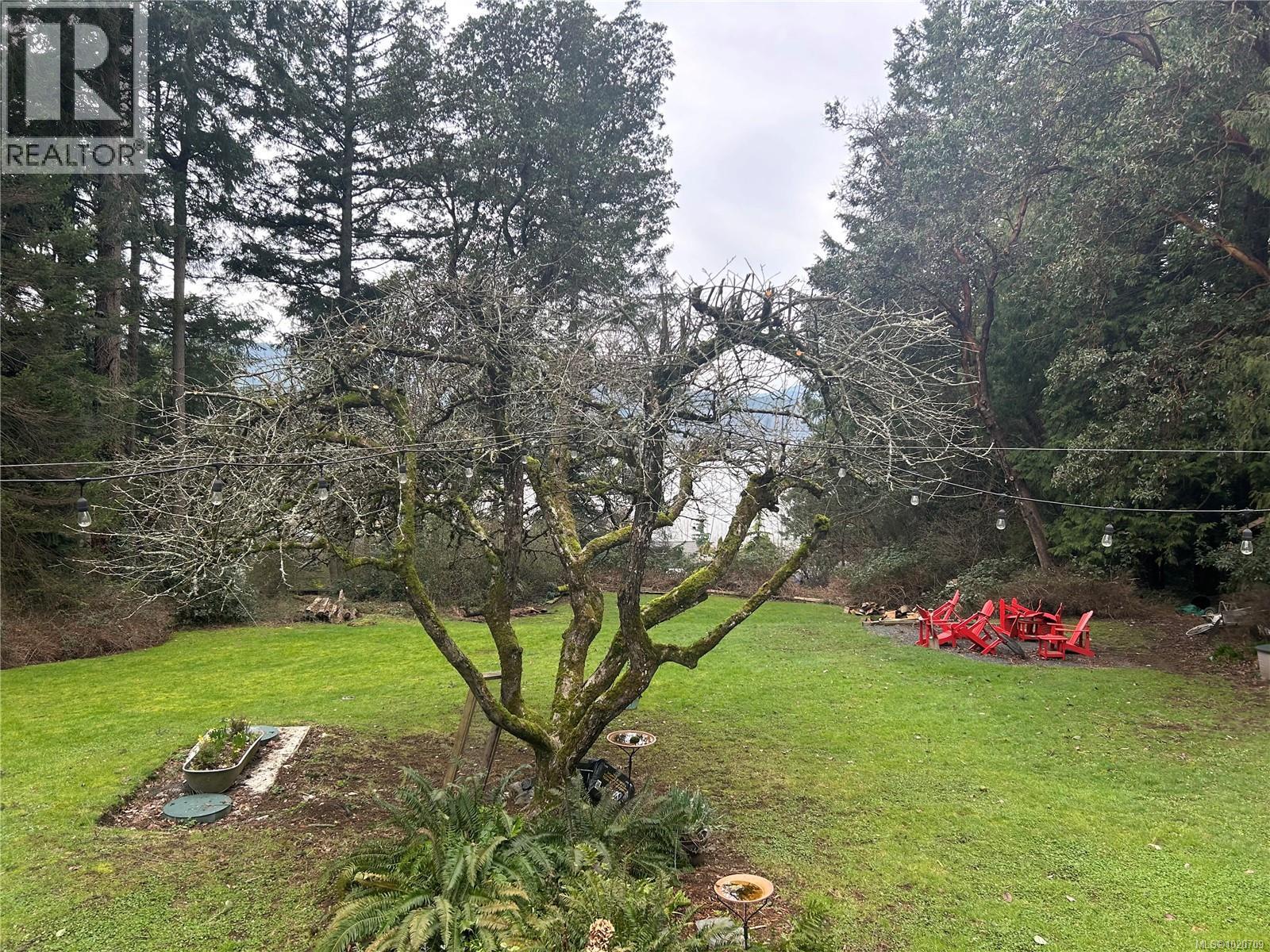 5182 Santa Clara Ave, Saanich, British Columbia