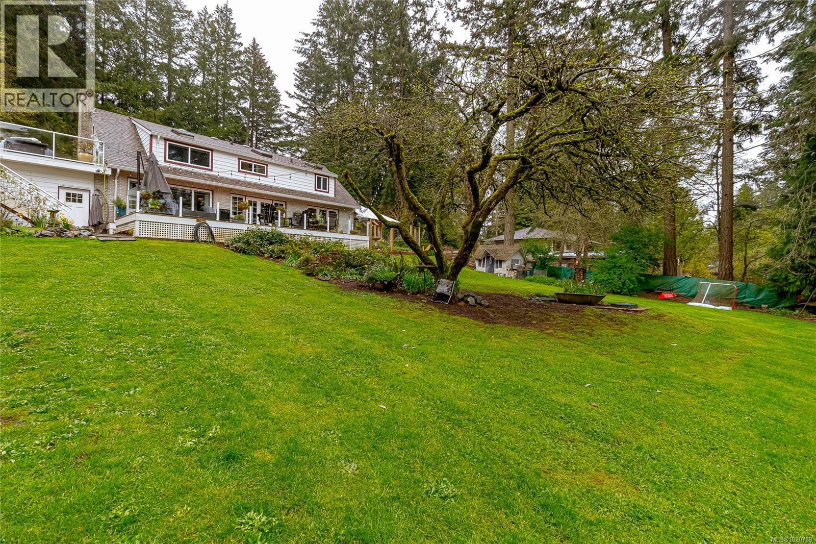 5182 Santa Clara Ave, Saanich, British Columbia