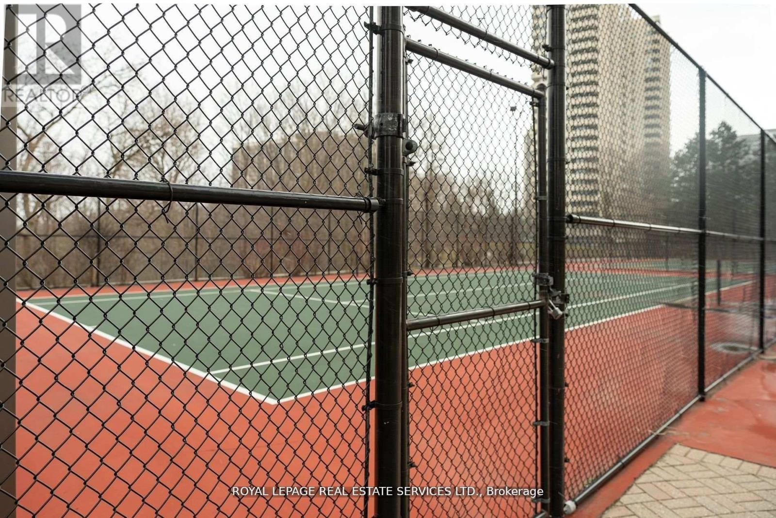 212 - 7 Concorde Place, Toronto (banbury-don Mills), Ontario