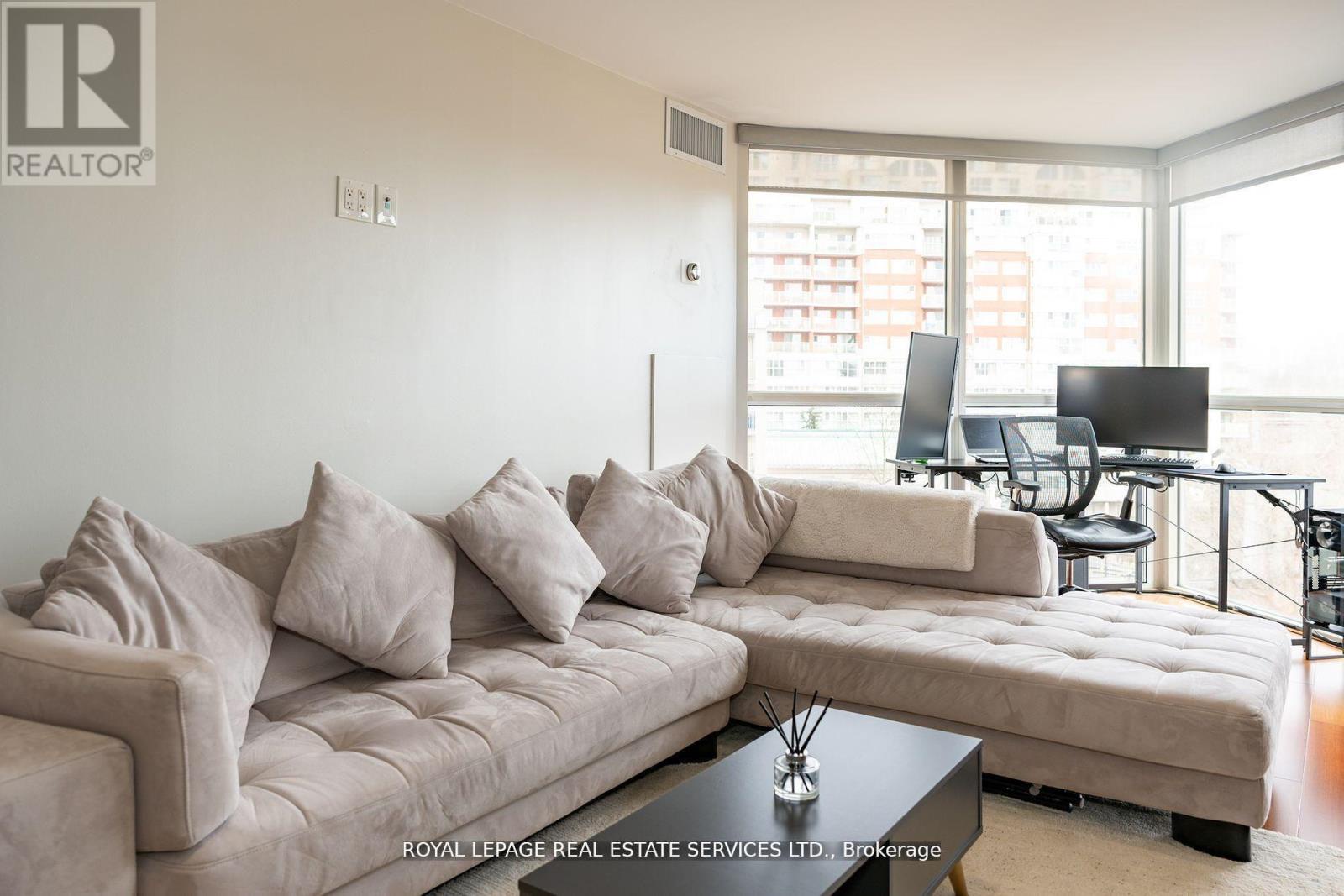 212 - 7 Concorde Place, Toronto (banbury-don Mills), Ontario