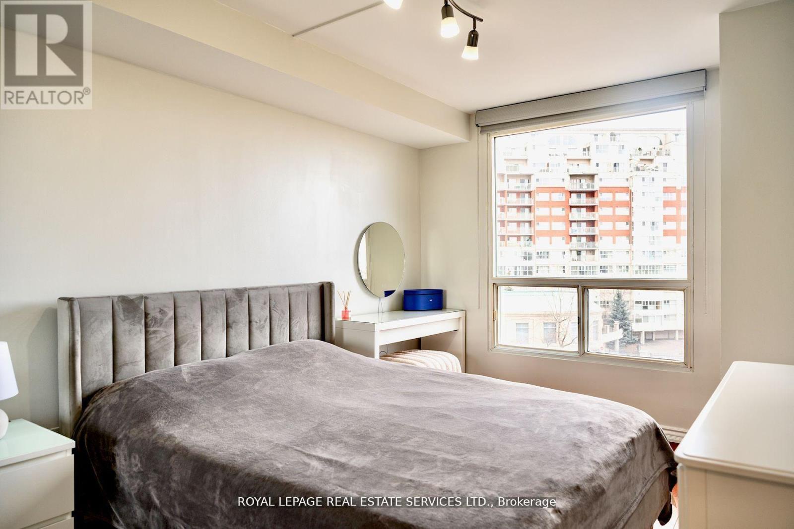 212 - 7 Concorde Place, Toronto (banbury-don Mills), Ontario