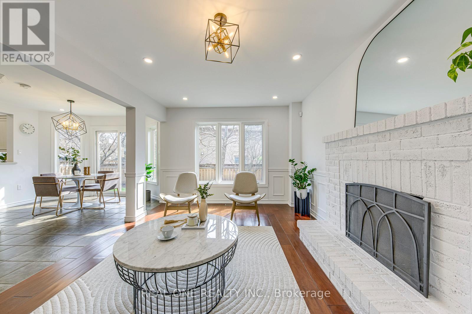 2075 Banbury Crescent, Oakville (ro River Oaks), Ontario