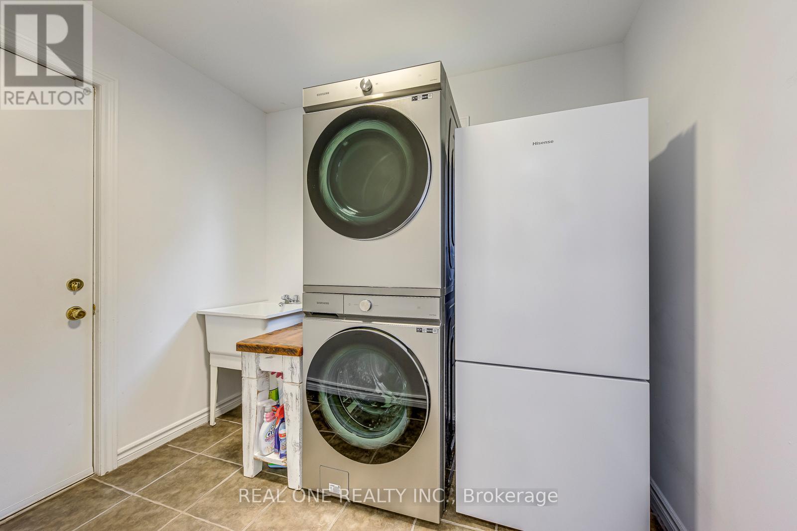 2075 Banbury Crescent, Oakville (ro River Oaks), Ontario