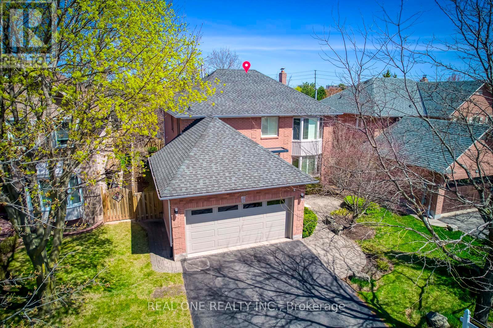 2075 Banbury Crescent, Oakville (ro River Oaks), Ontario