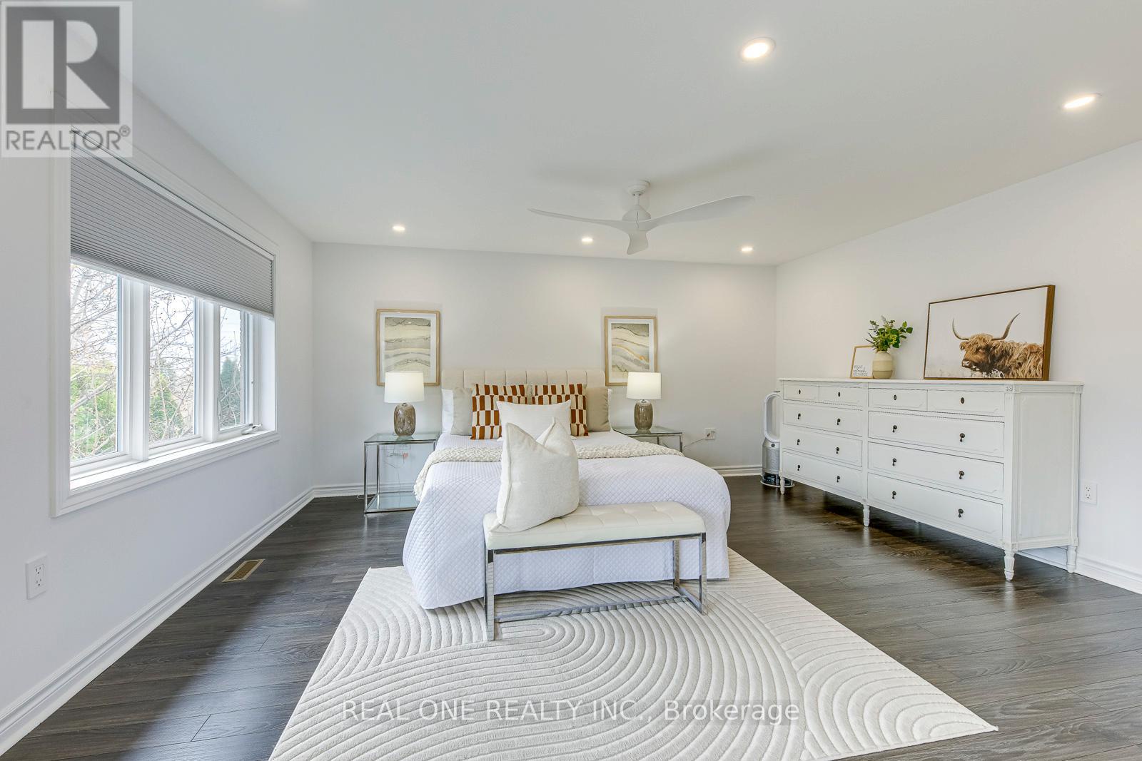 2075 Banbury Crescent, Oakville (ro River Oaks), Ontario