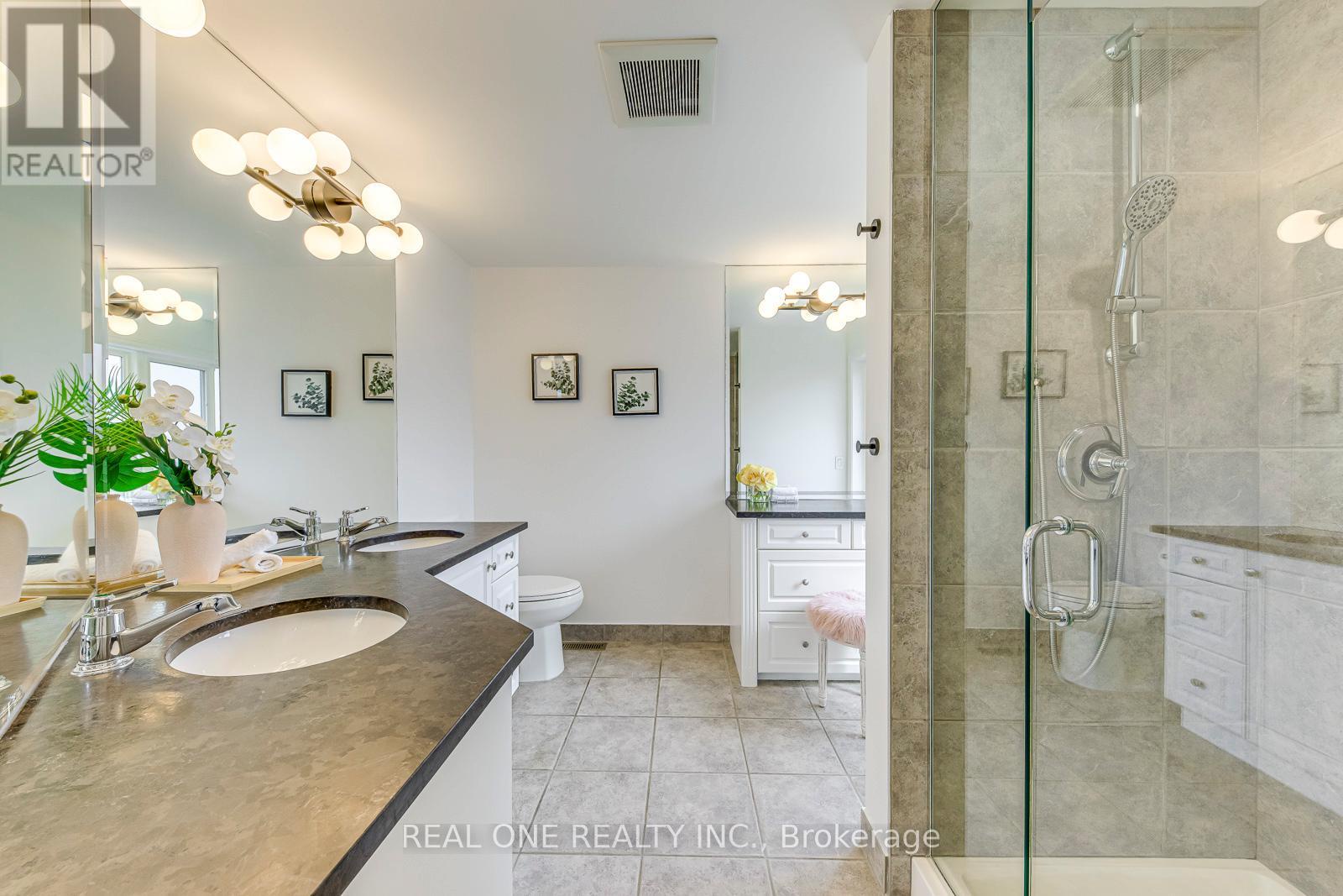 2075 Banbury Crescent, Oakville (ro River Oaks), Ontario