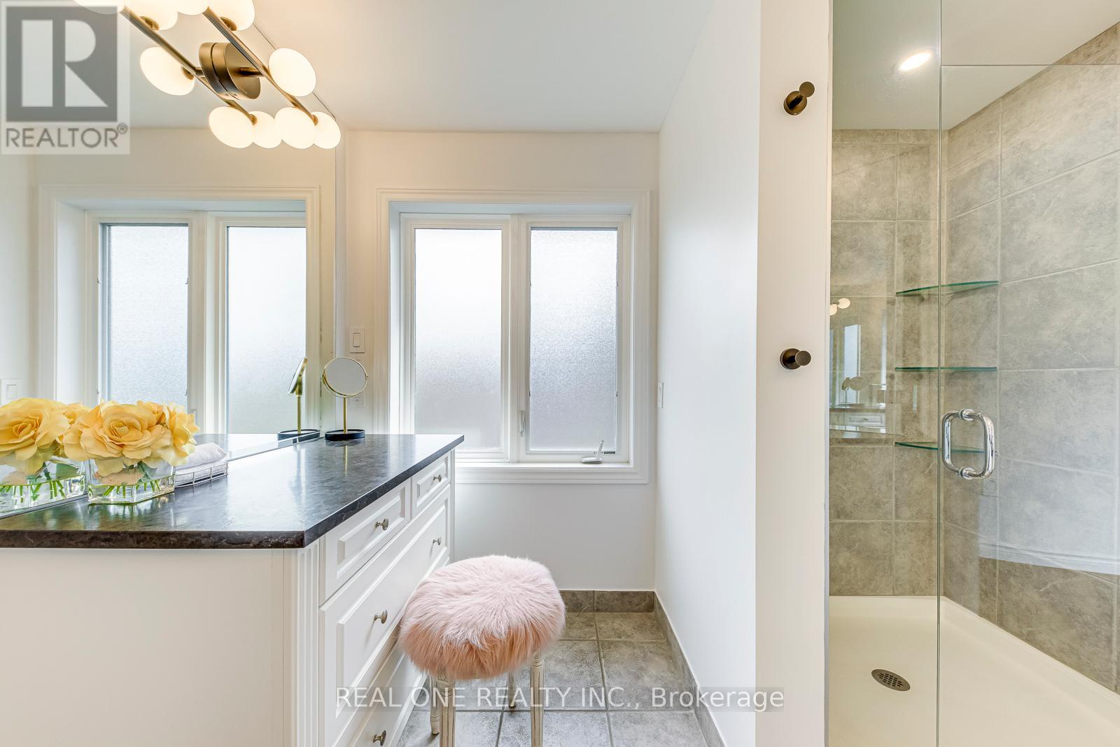 2075 Banbury Crescent, Oakville (ro River Oaks), Ontario