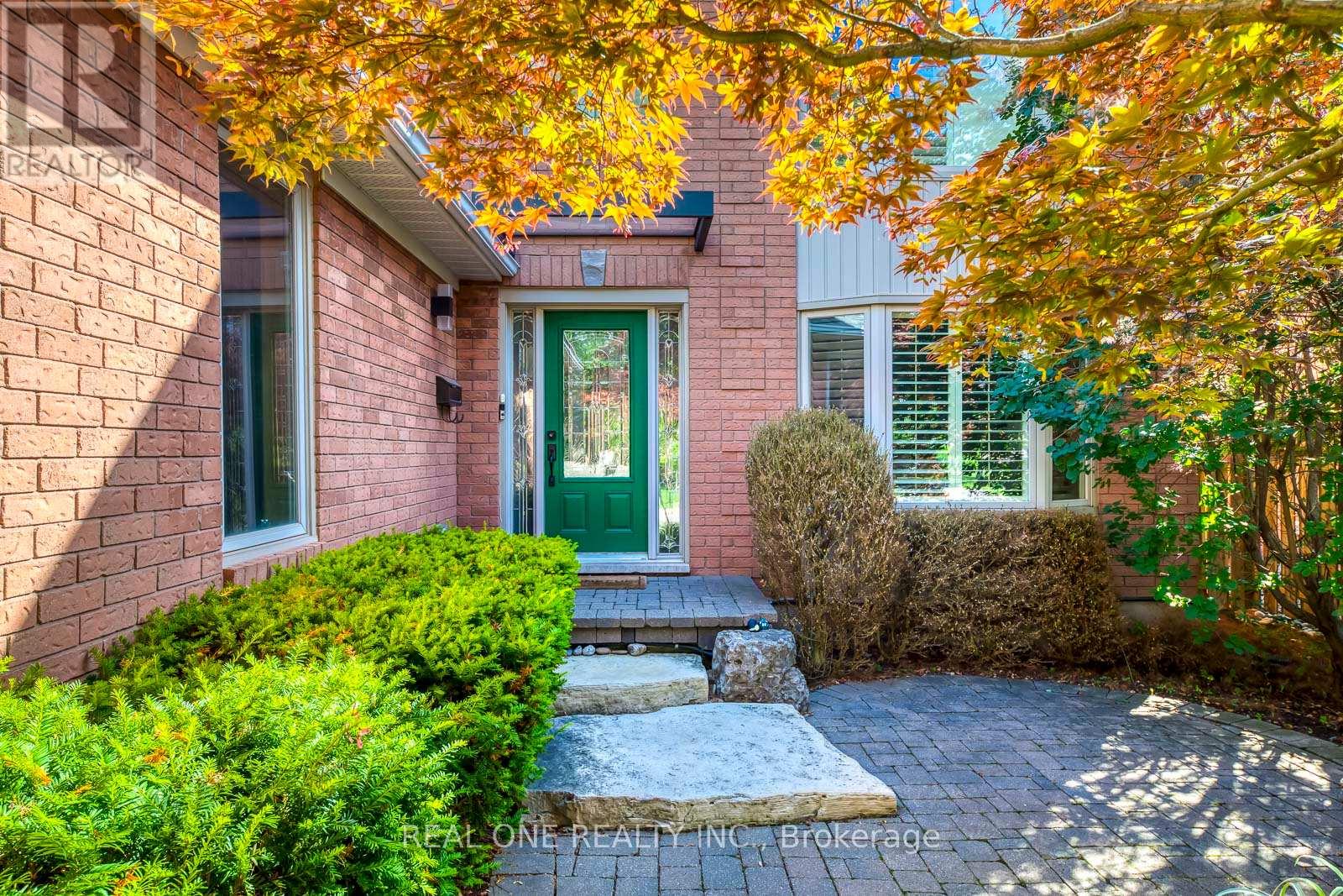 2075 Banbury Crescent, Oakville (ro River Oaks), Ontario