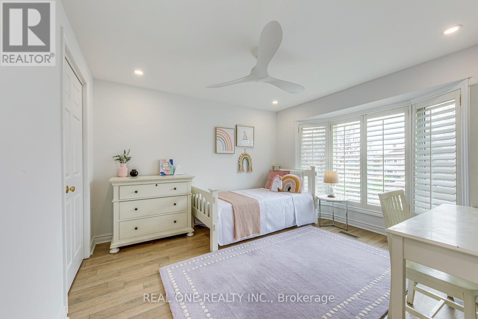 2075 Banbury Crescent, Oakville (ro River Oaks), Ontario