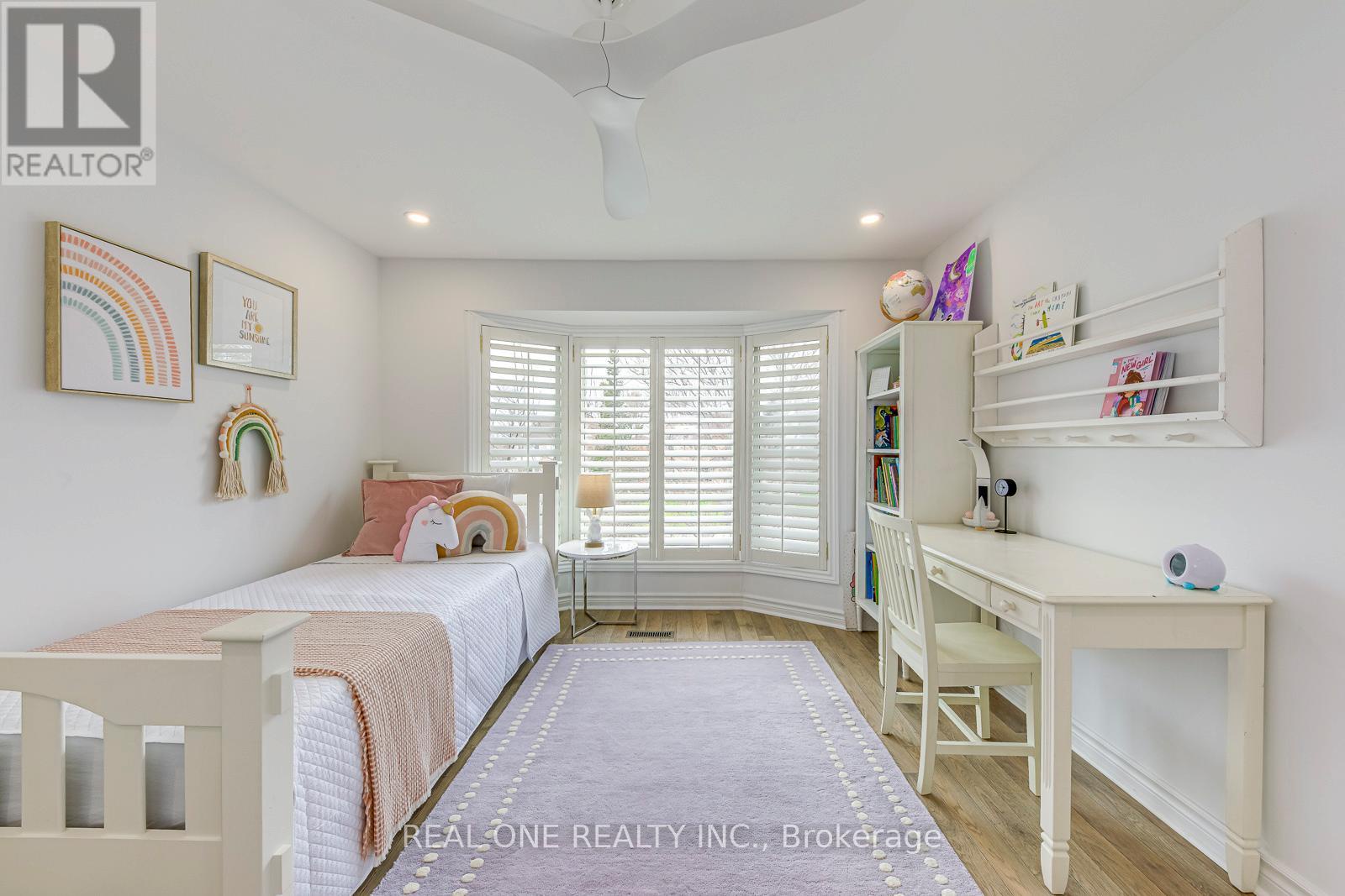 2075 Banbury Crescent, Oakville (ro River Oaks), Ontario