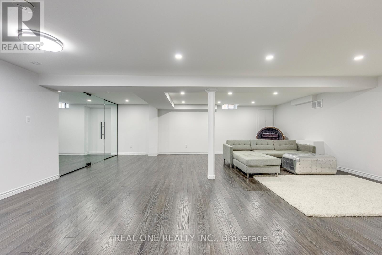 2075 Banbury Crescent, Oakville (ro River Oaks), Ontario