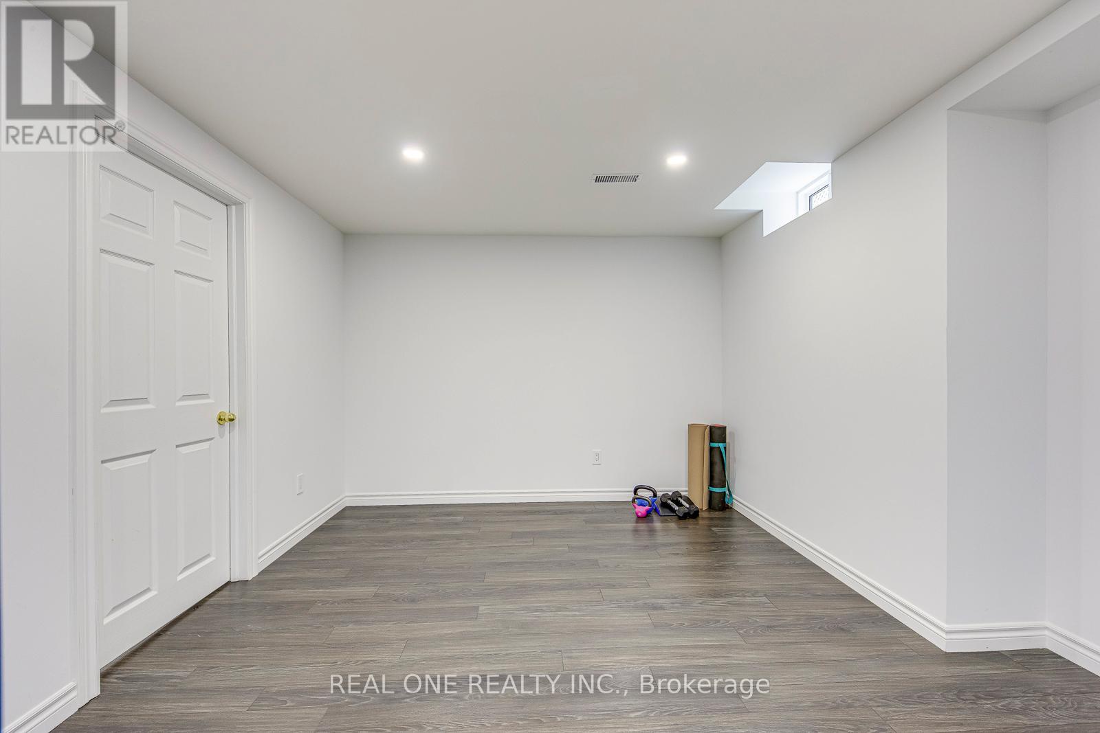 2075 Banbury Crescent, Oakville (ro River Oaks), Ontario