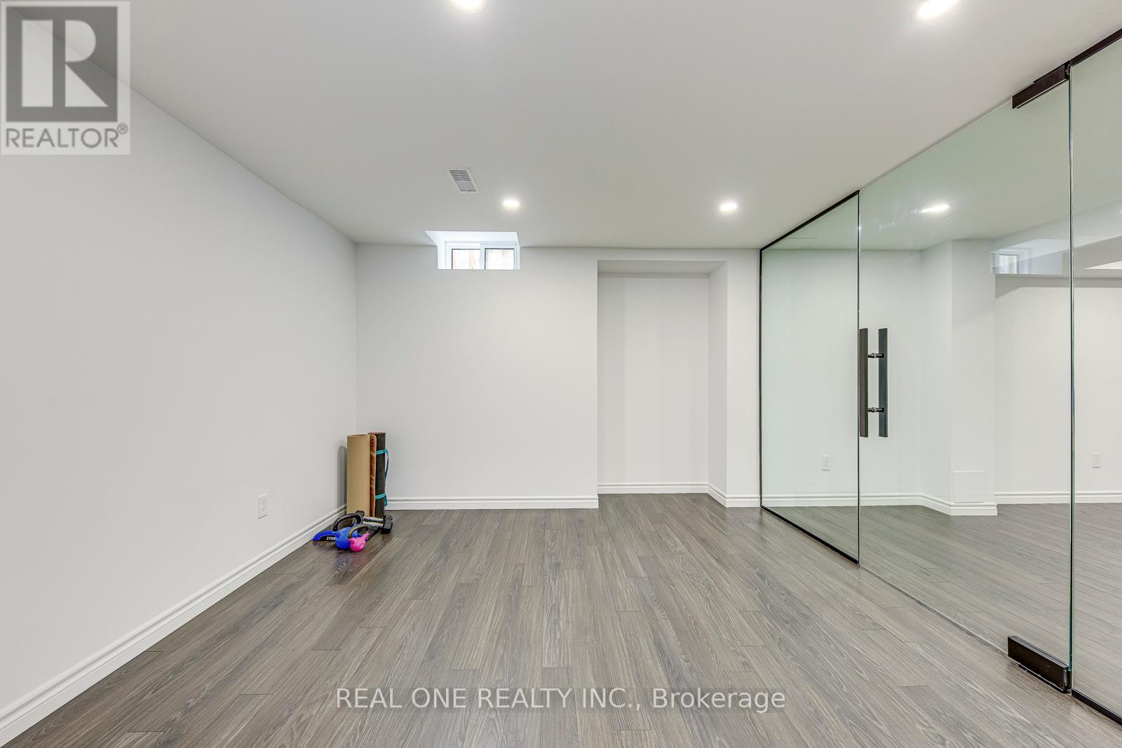 2075 Banbury Crescent, Oakville (ro River Oaks), Ontario