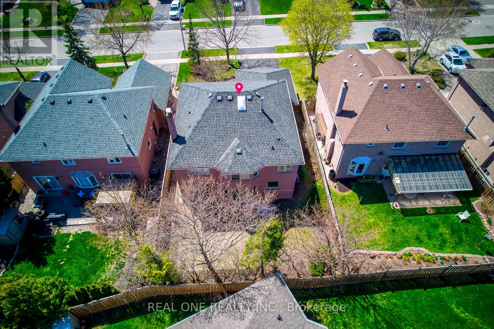 2075 Banbury Crescent, Oakville (ro River Oaks), Ontario