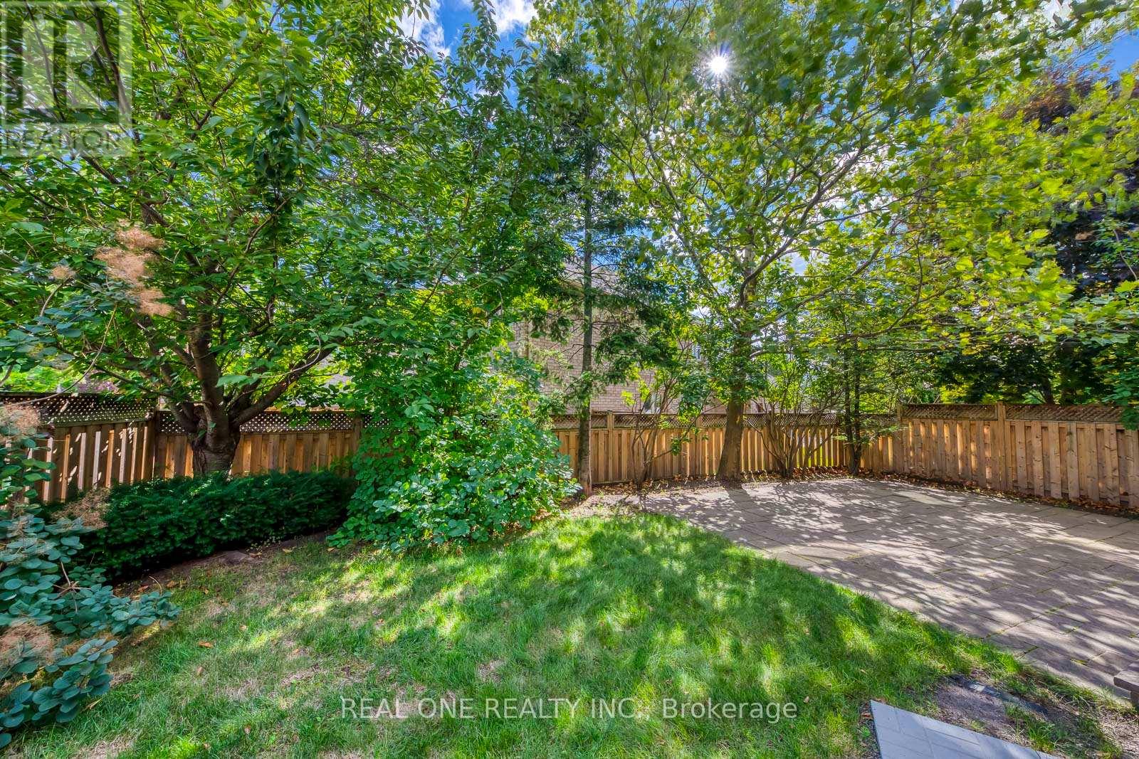 2075 Banbury Crescent, Oakville (ro River Oaks), Ontario