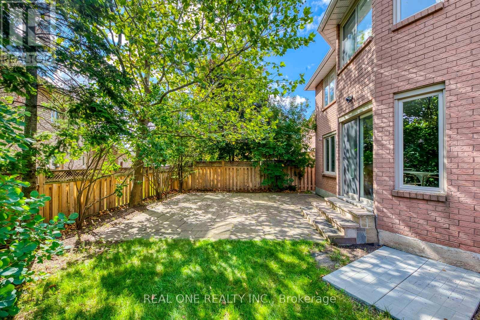 2075 Banbury Crescent, Oakville (ro River Oaks), Ontario