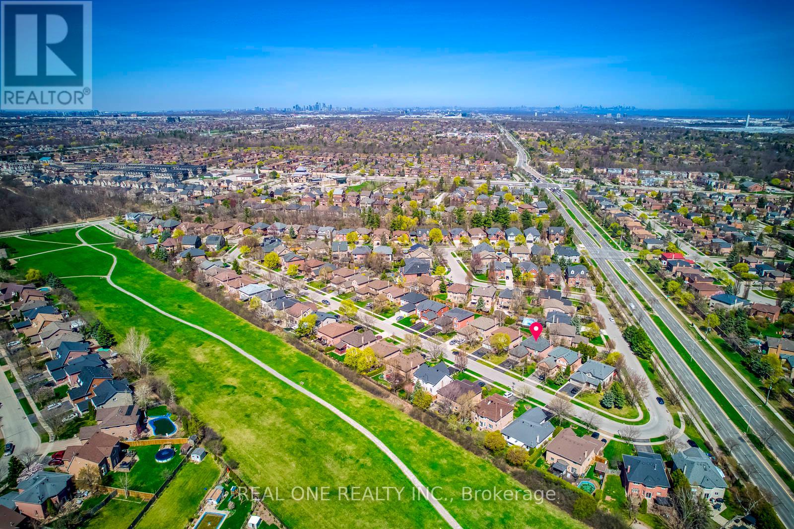 2075 Banbury Crescent, Oakville (ro River Oaks), Ontario