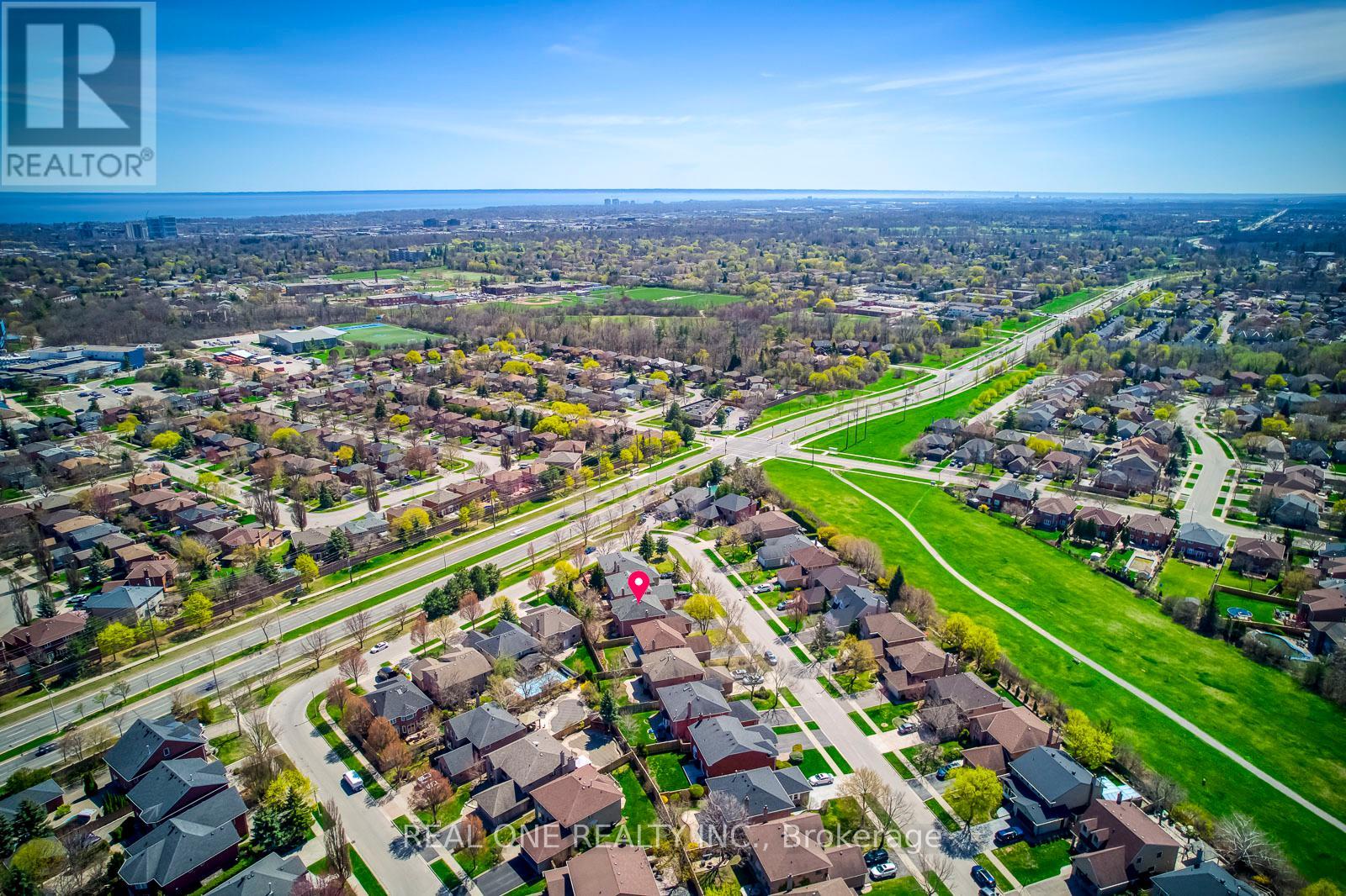 2075 Banbury Crescent, Oakville (ro River Oaks), Ontario