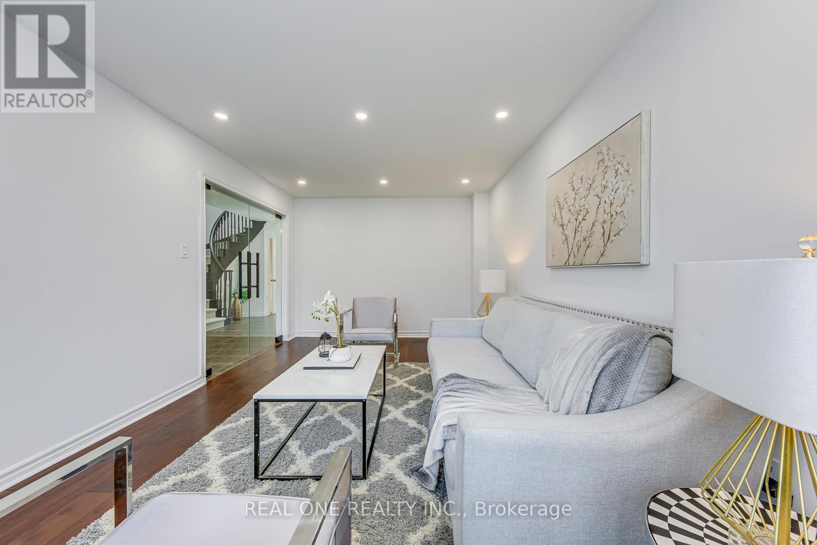 2075 Banbury Crescent, Oakville (ro River Oaks), Ontario