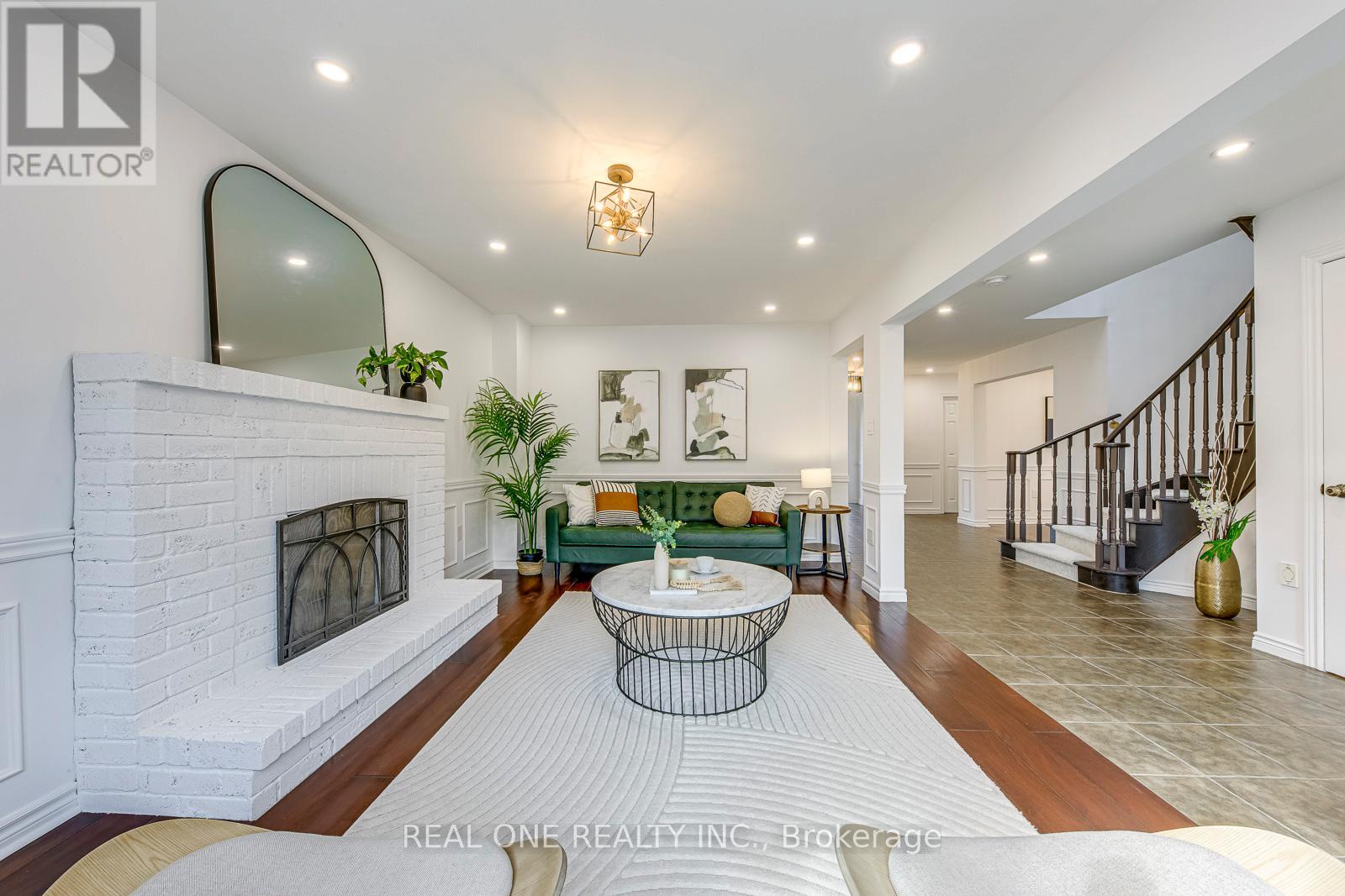 2075 Banbury Crescent, Oakville (ro River Oaks), Ontario