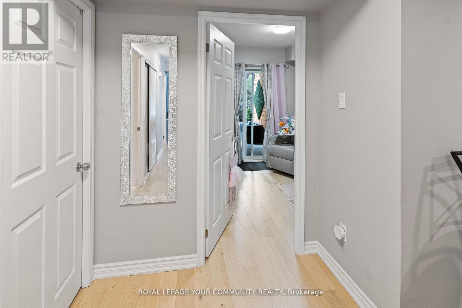 1035 - 55 George Appleton Way, Toronto (downsview-roding-cfb), Ontario