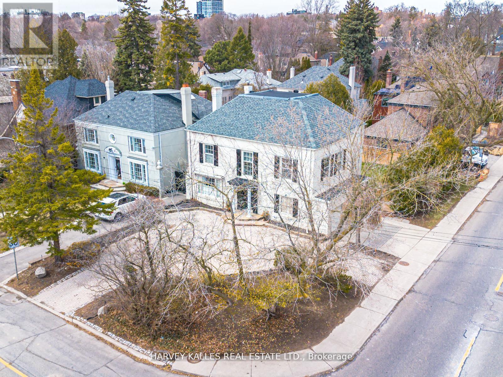2 Silverwood Avenue, Toronto (forest Hill South), Ontario