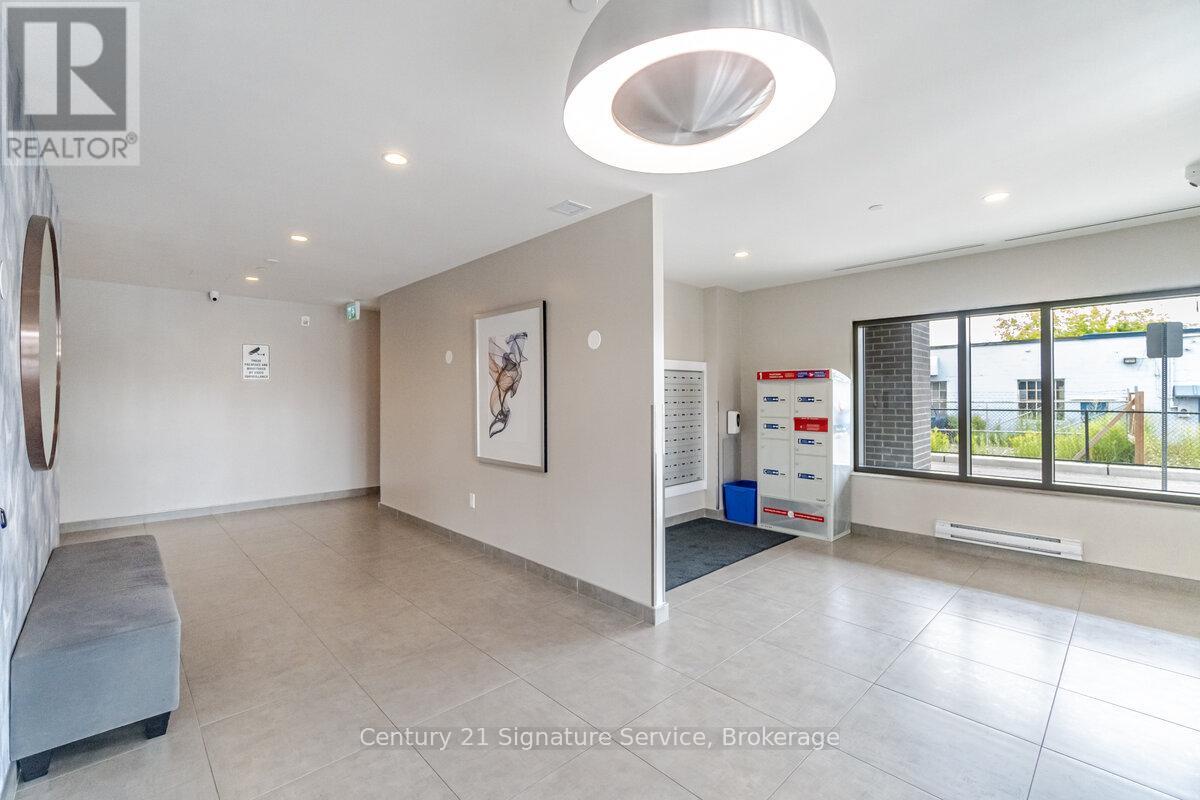 911 - 716 Main Street E, Milton (tm Timberlea), Ontario