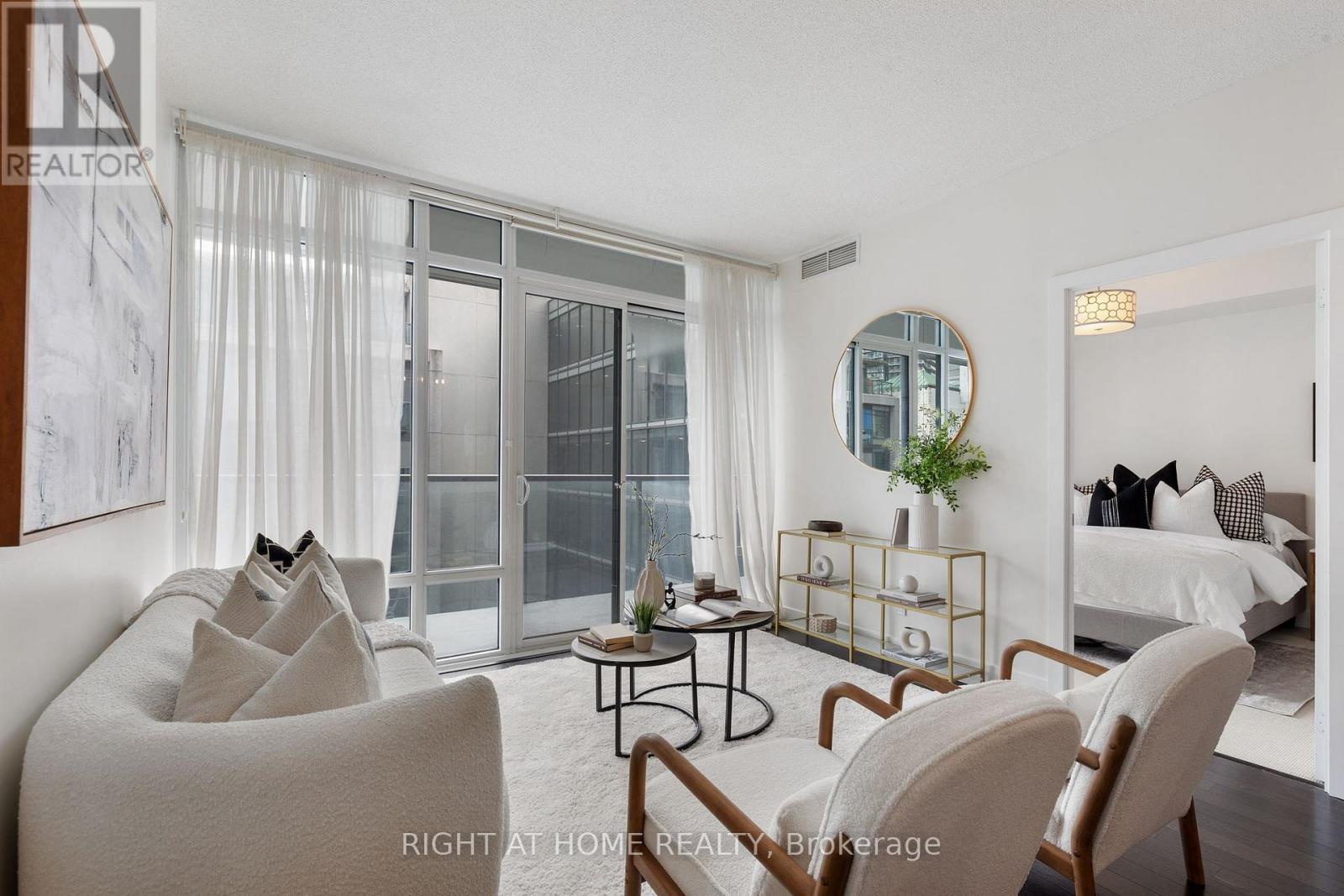 732 - 90 Stadium Road, Toronto (niagara), Ontario